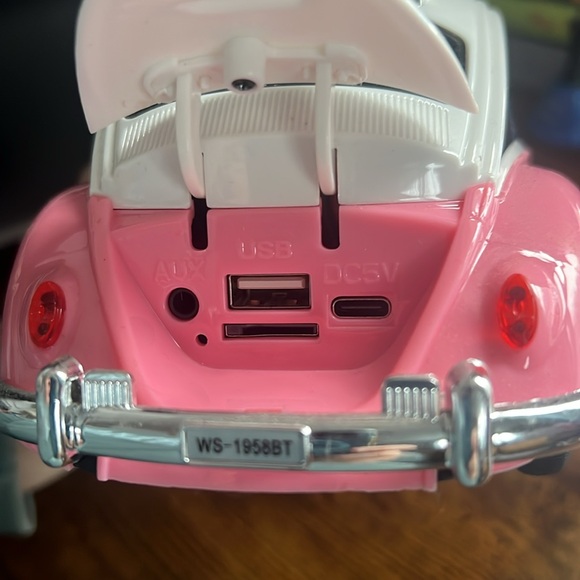 Bluetooth speaker, portable VW Bug Car pink white - Picture 6 of 7